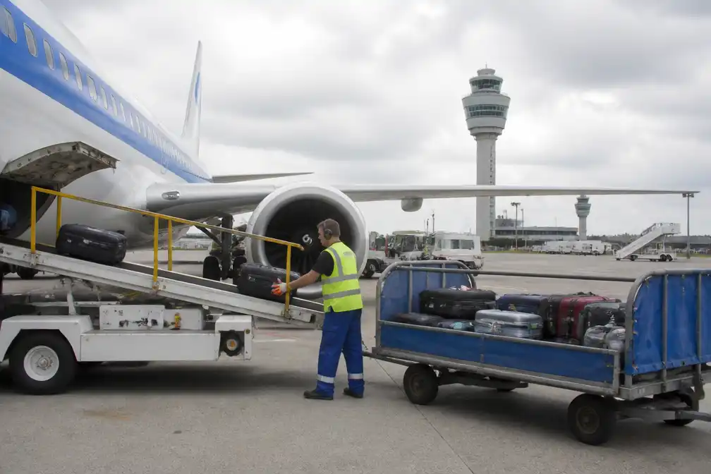 FNV noemt halvering grondafhandelbedrijven op Schiphol historisch