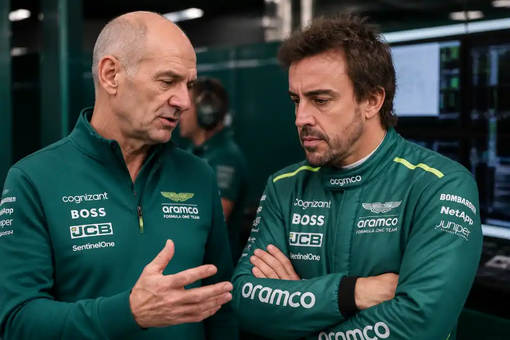 Aston Martin-teambaas Adrian Newey hoopt met upgrade Alonso nog een jaar te behouden