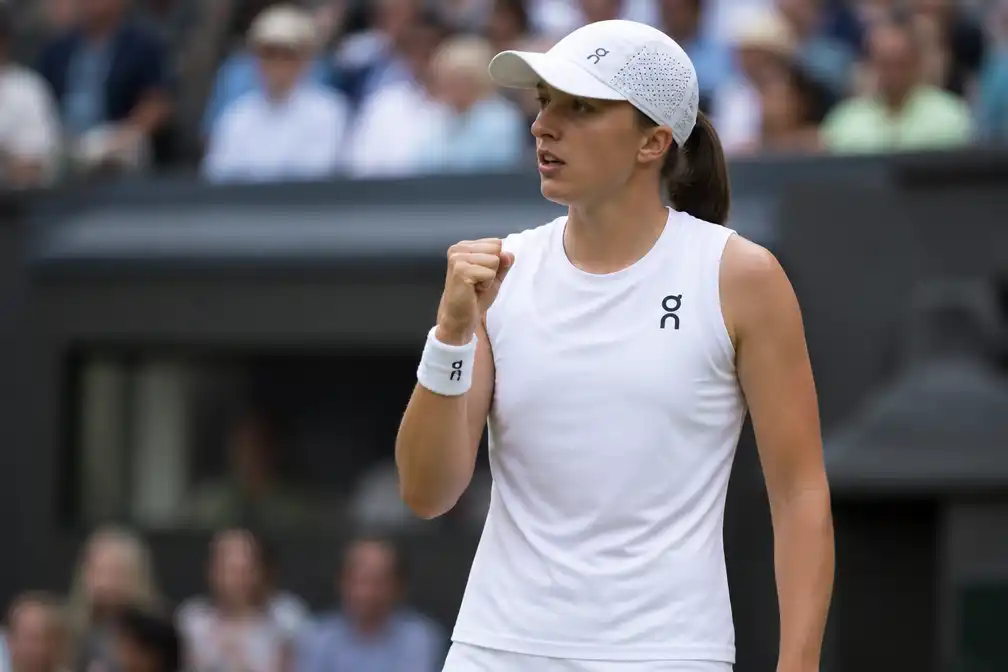 Świątek knokt zich langs Townsend in drie sets op Wimbledon