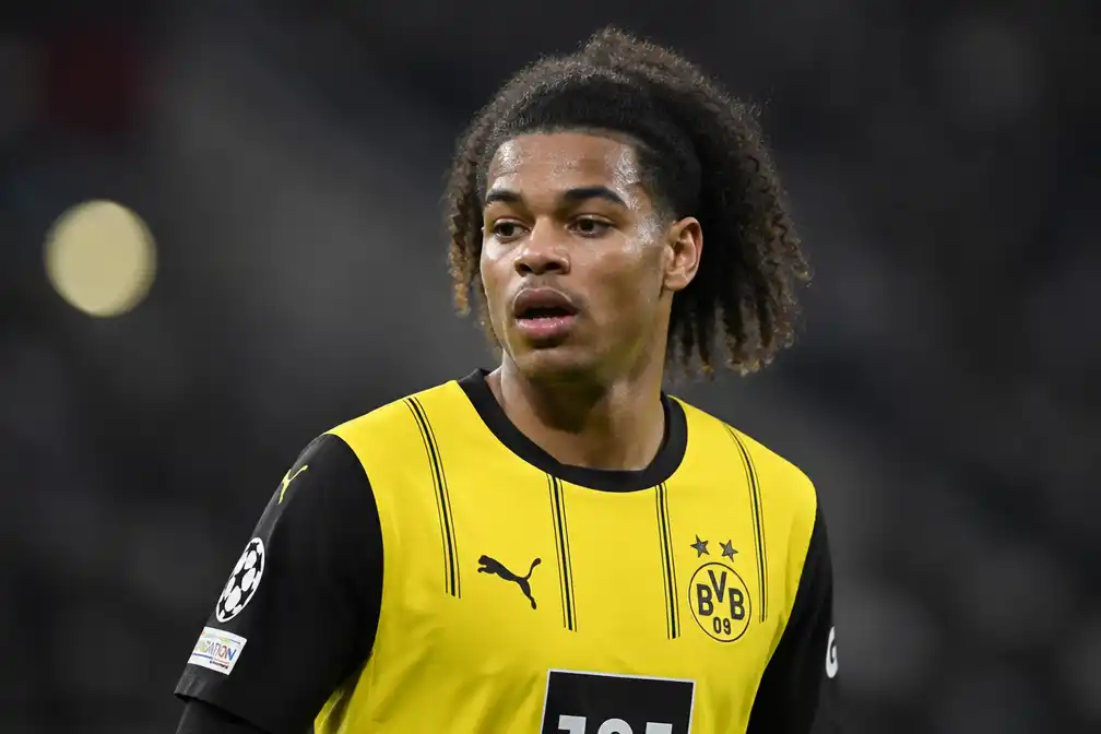 Julien Duranville verlaat Borussia Dortmund en tekent bij Lyon voor €8,5 miljoen