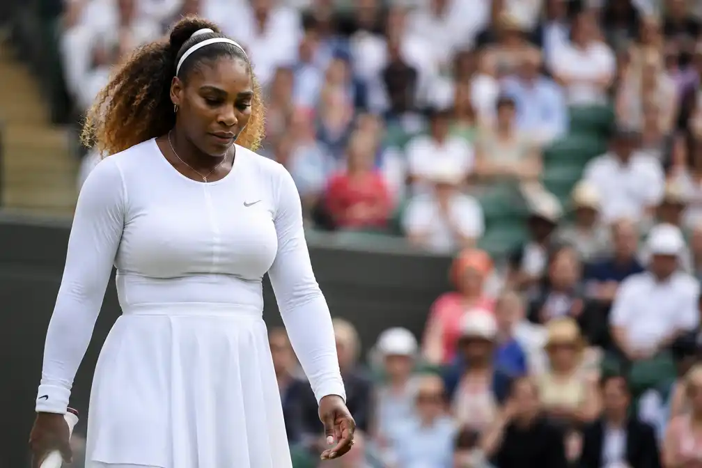 Serena Williams verliest rentree op Wimbledon van Maya Joint in eerste ronde