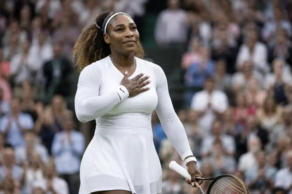 Serena Williams verliest in eerste ronde Wimbledon, maar toont flitsen van oude glorie
