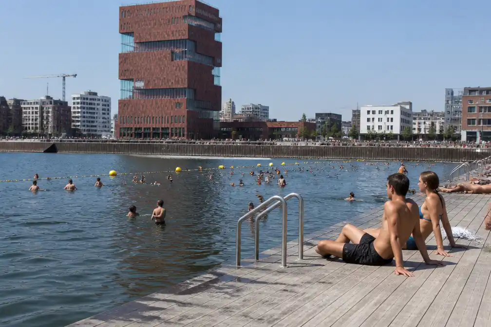 Antwerpse zwemzone 't ZwemDok telt in 10 dagen meer bezoekers dan hele zomer 2025