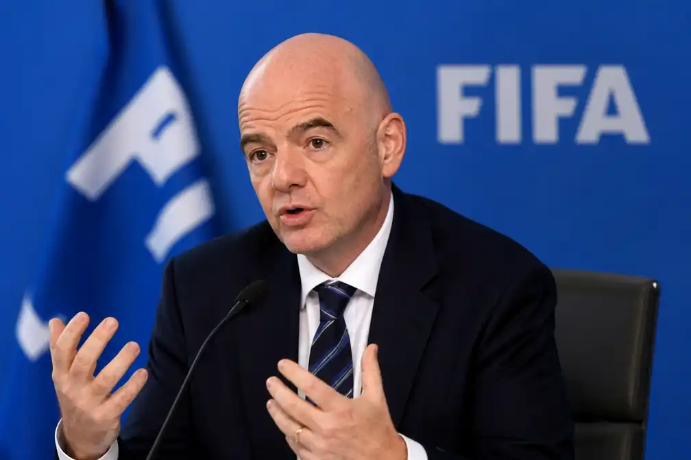 FIFA-baas Infantino betuigt condoleances na overlijden vier Mexicaanse fans tijdens WK-feest