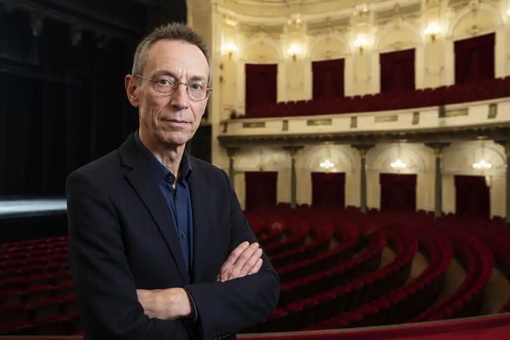 Dolf Jansen speelt in januari 2027 voor het eerst solo in Carré
