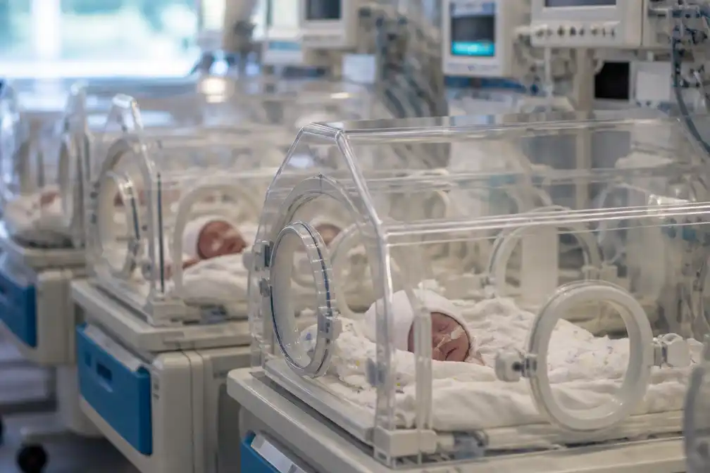 Extreem zeldzame eeneiige vierling geboren in Máxima Medisch Centrum