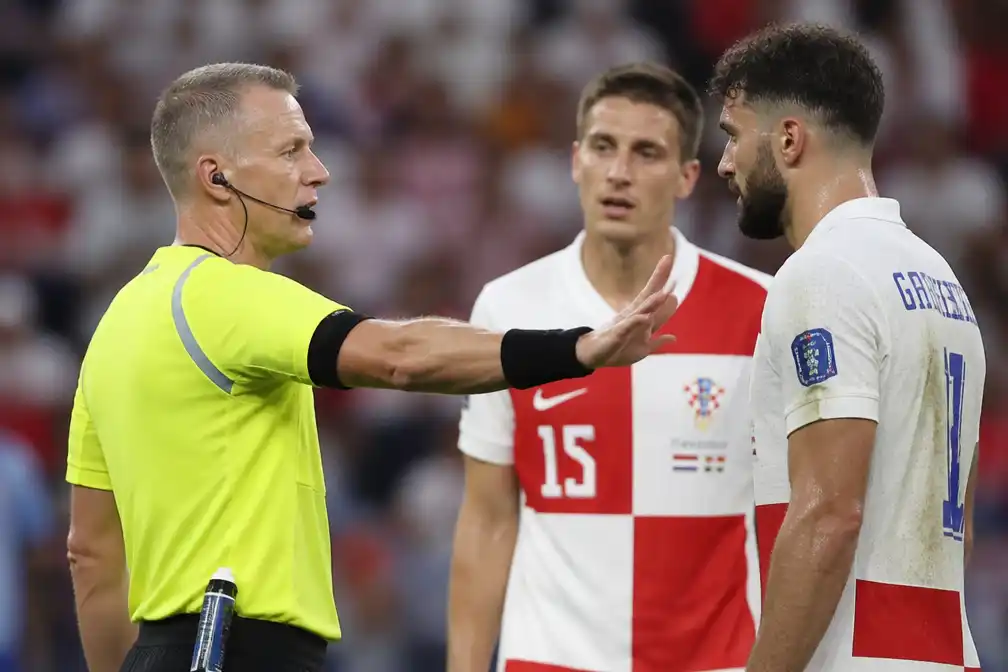 Chip in WK-bal leidt tot afkeuring Kroatisch doelpunt, bondscoach hekelt VAR