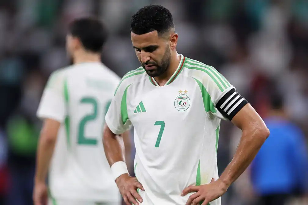 Algerijns aanvoerder Riyad Mahrez stopt als international na WK-uitschakeling