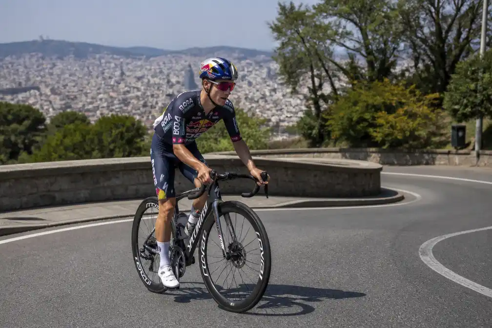 Evenepoel verkent verraderlijke tweede Tourrit met finish in Barcelona