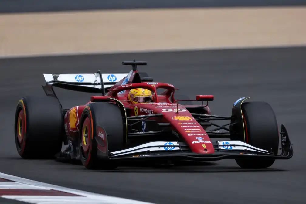 Hamilton snelste in training Britse GP op Silverstone