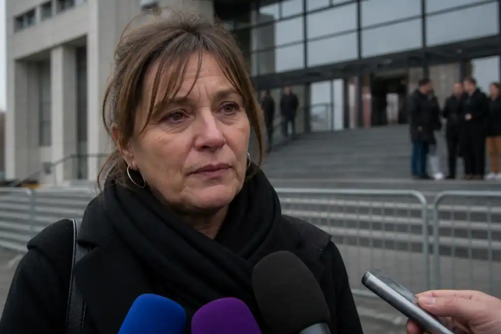 Moeder van Dylan Den Haese spreekt na vrijspraak agenten in zijn dood