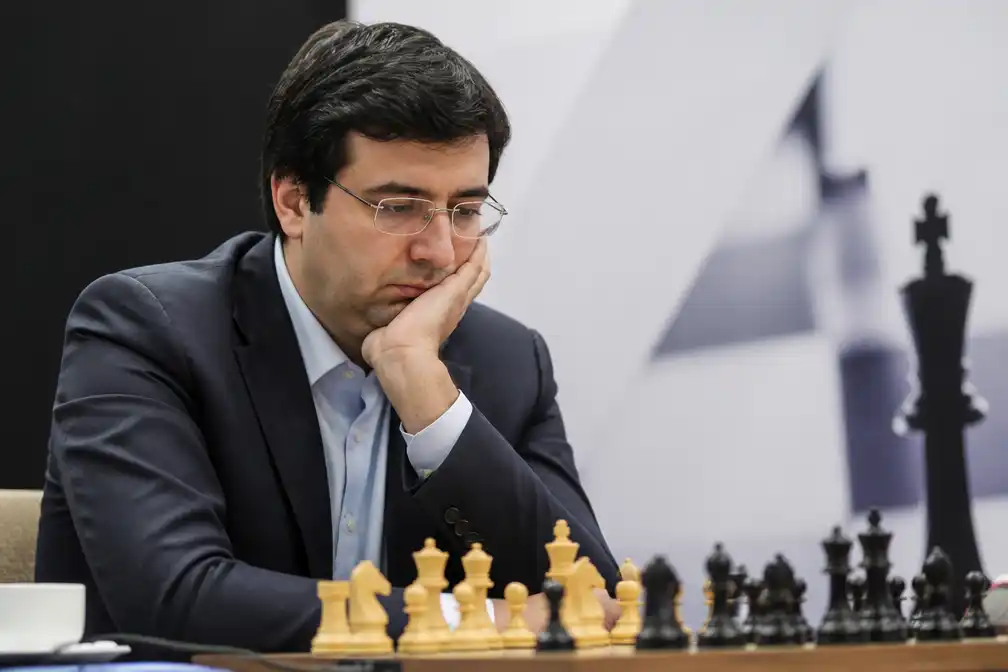 Schaakbond schorst ex-wereldkampioen Kramnik voor minstens een jaar om valsspeelbeschuldigingen