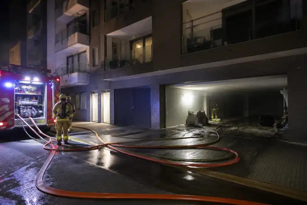 Brand in ondergrondse garage in Turnhout brengt twee bewoners naar ziekenhuis