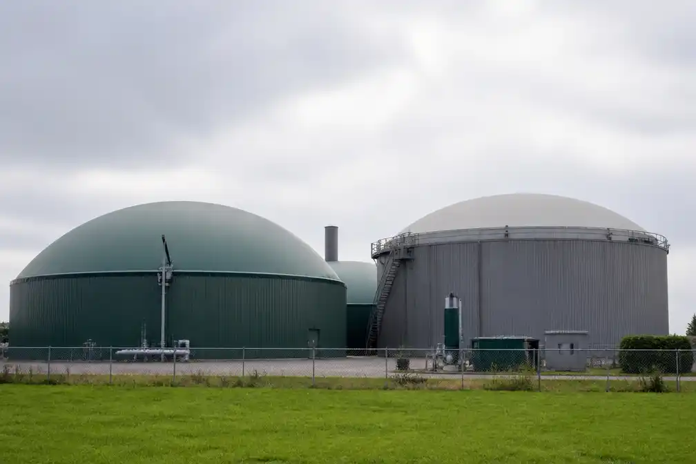 Biogasproducent Groen Gas Goor hoeft voorlopig 3 miljoen euro boete niet te betalen