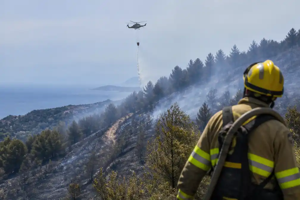 Bosbrand Costa Brava deels gestabiliseerd, Zuid-Europa wacht op 42°C hitte