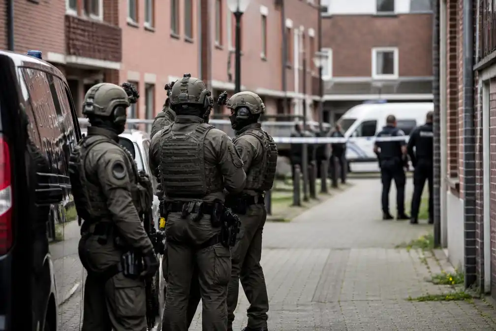 Politieactie Kuurne: speciale eenheden ingezet na verschanste personen in sociale woning