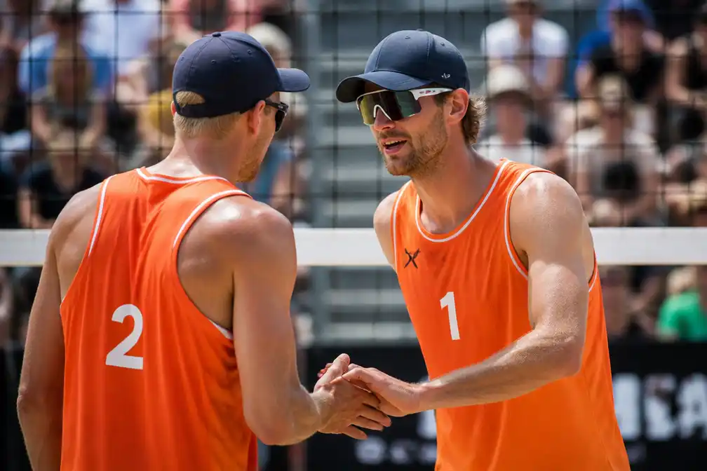 Nederlands beachvolleybalduo Boermans en Brouwer naar finale Gstaad