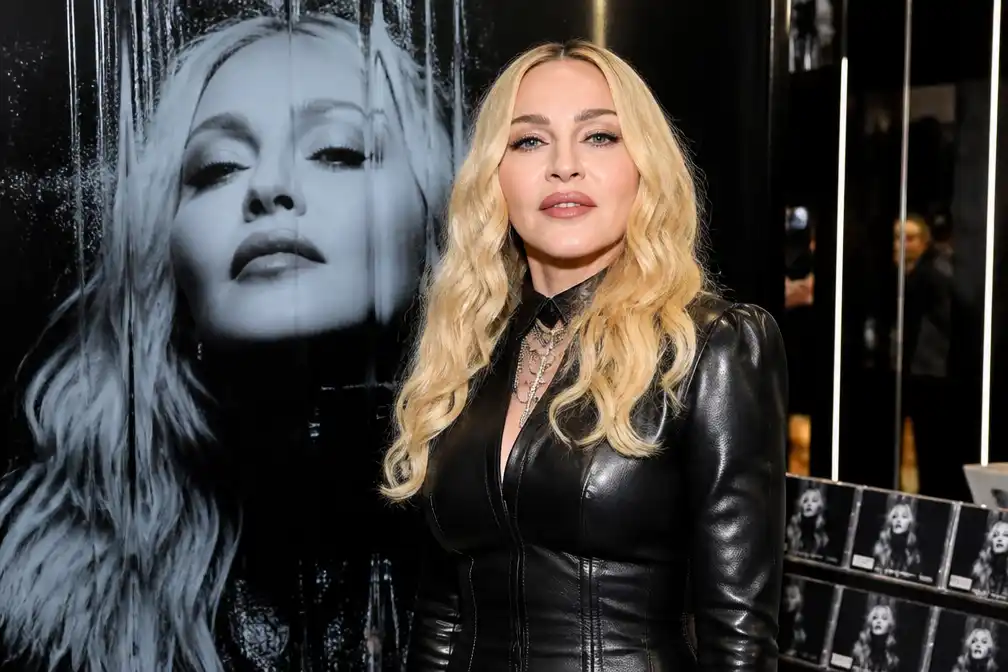 Madonna opent pop-upwinkels voor nieuwe album 'Confessions II'