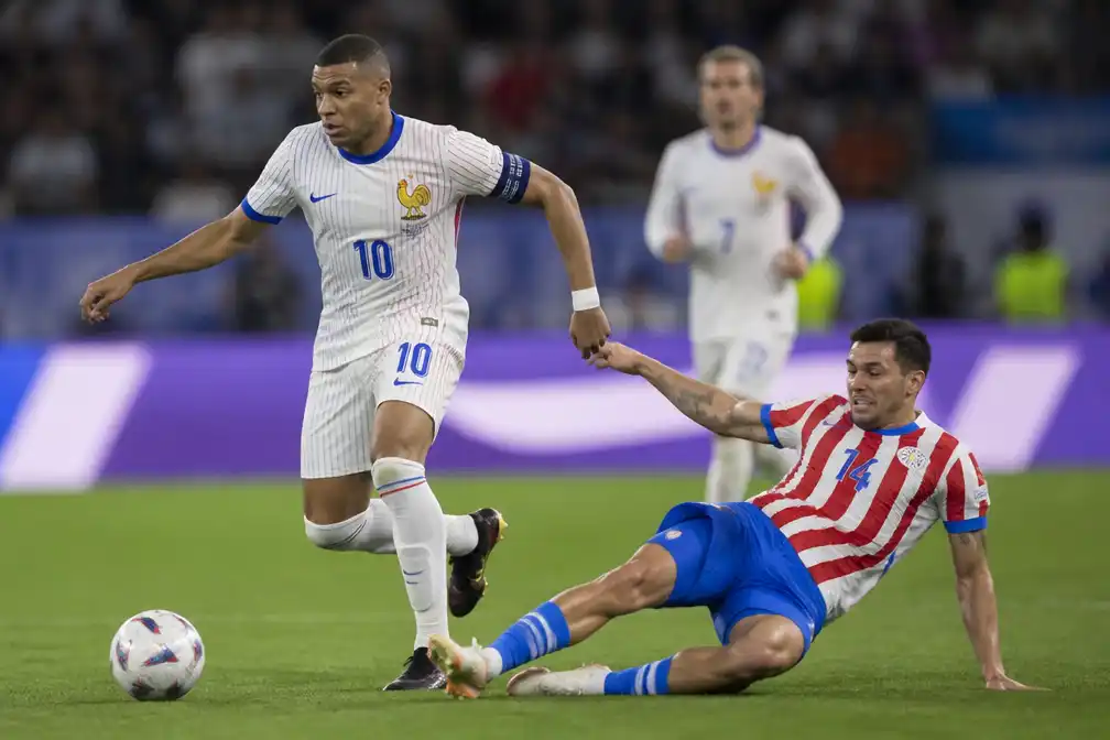 Analisten hekelen 'antivoetbal' Paraguay tegen Frankrijk op WK