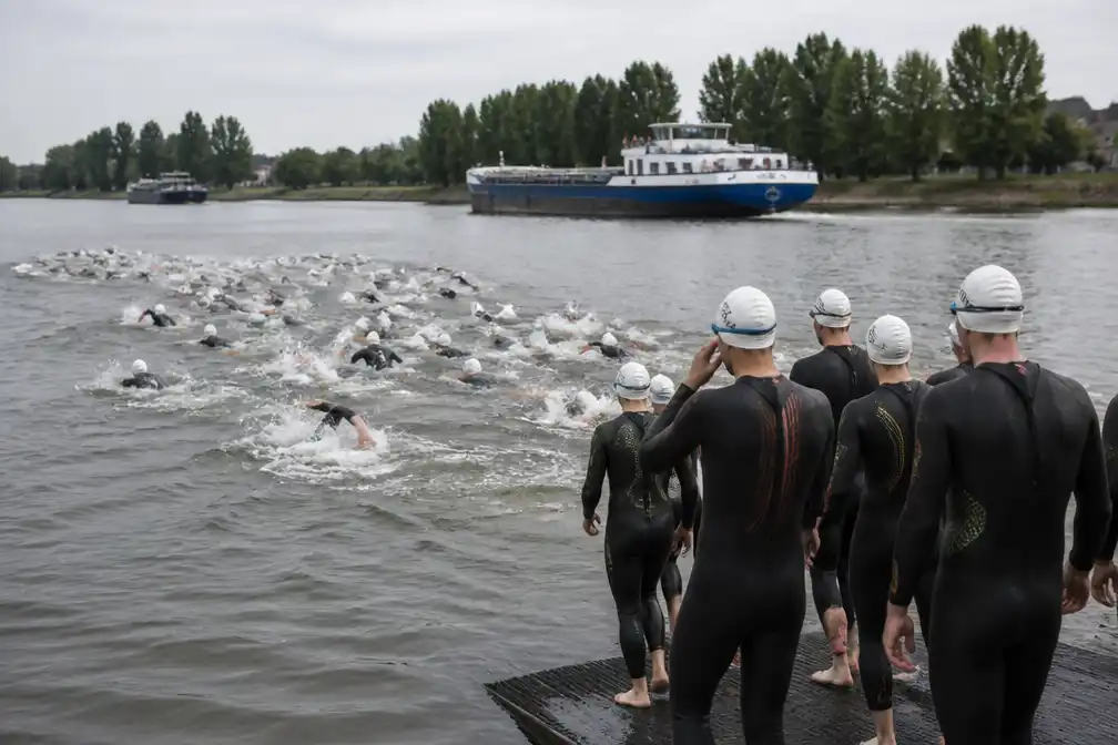Triatlon van Vlaanderen zwemt voor het eerst in Schelde, 800 deelnemers