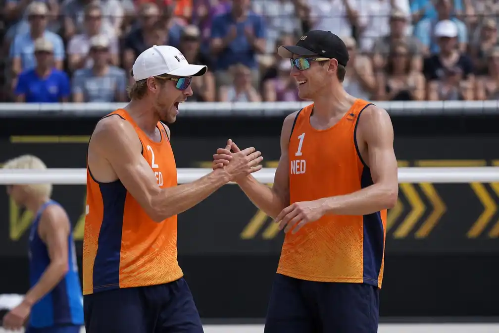 Nederlands beachvolleybalduo Boermans en Brouwer wint Elite16 in Gstaad