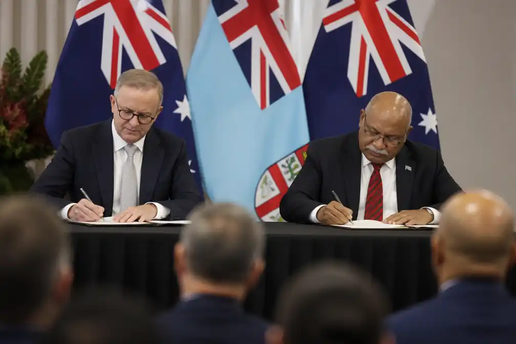 Australië en Fiji tekenen defensiepact terwijl China raket test in Stille Oceaan