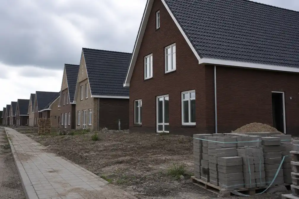 Verkoop nieuwe woningen daalt voor derde kwartaal op rij