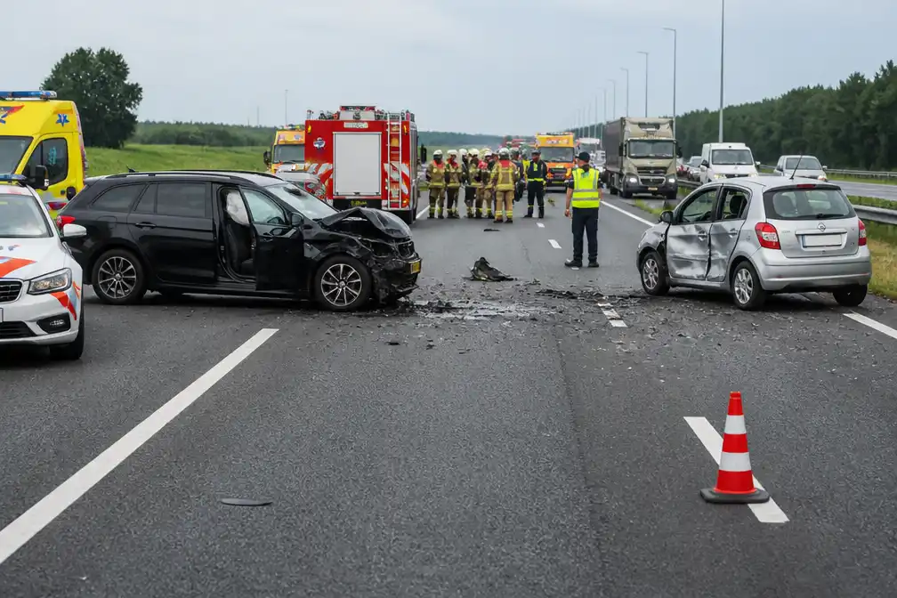 A7 dicht na ongeluk, treinverkeer stil door tunnelstoring in Noord-Holland