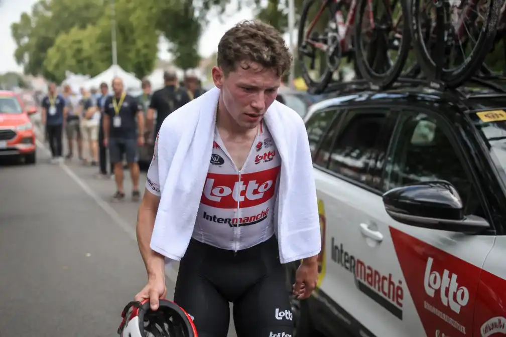 Arnaud De Lie geeft op in Tour de France na drie etappes door ziekte