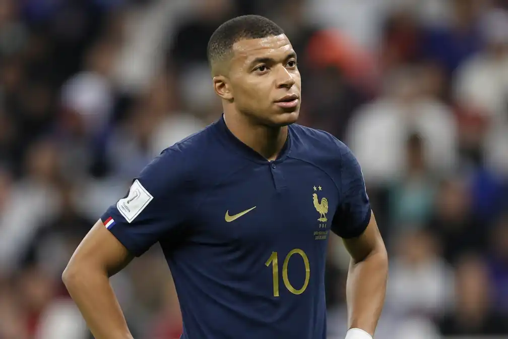 Mbappe noemt Paraguayaanse senator 'verachtelijk' om racistische opmerkingen