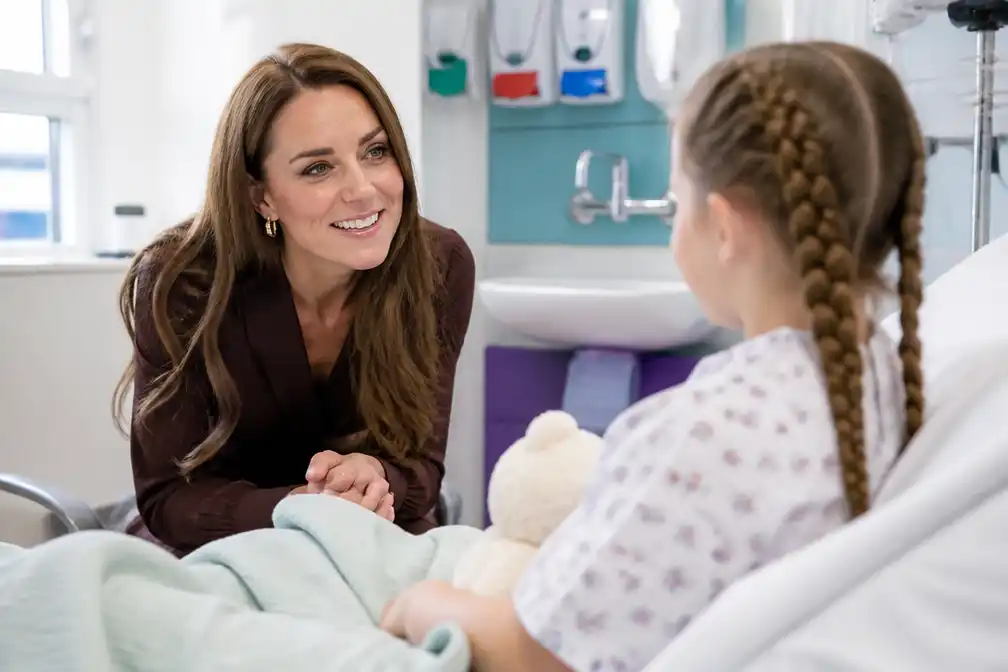 Catherine, prinses van Wales, bezoekt jonge hartpatiënten in Londen