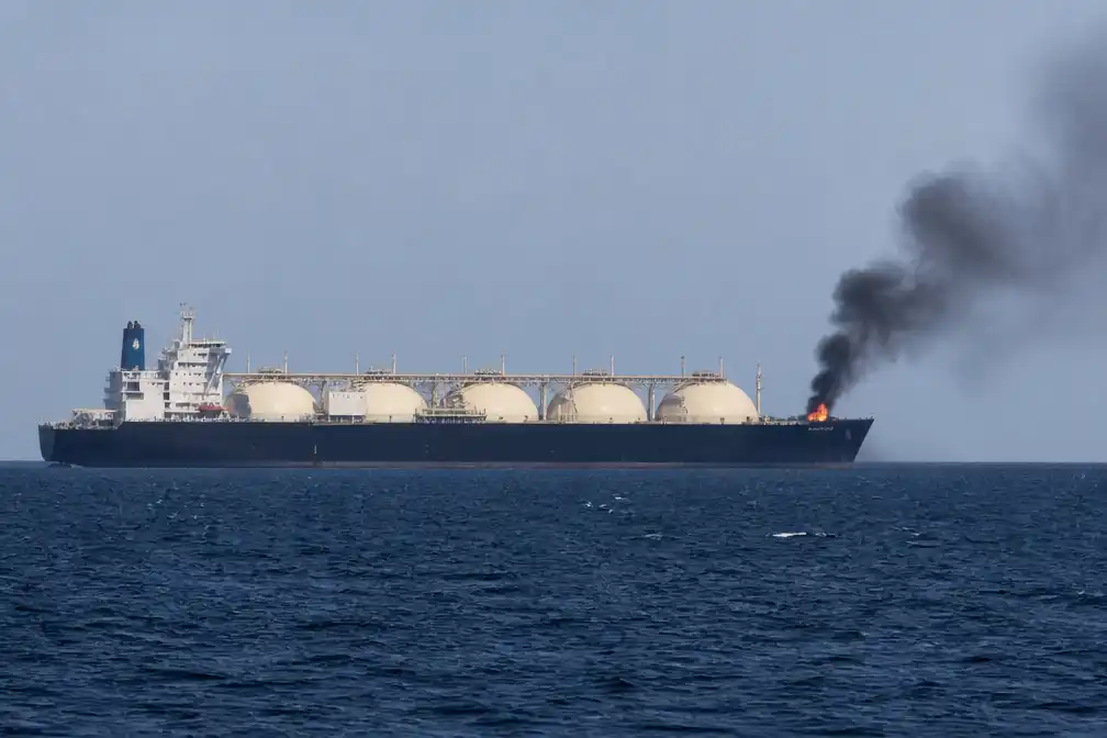 Olieprijzen stijgen na aanval op tanker bij Straat van Hormuz