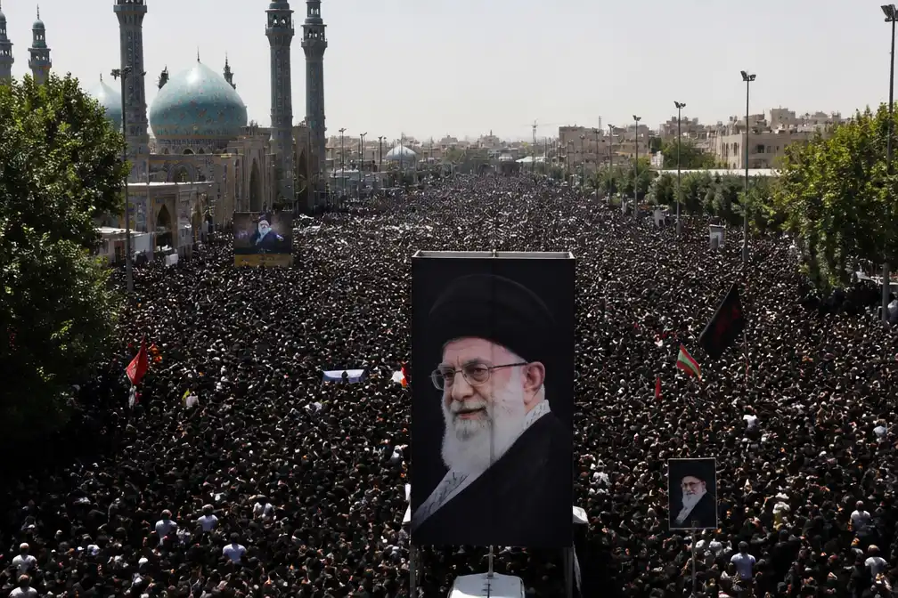 Ook in Qom massale rouw om vermoorde Khamenei