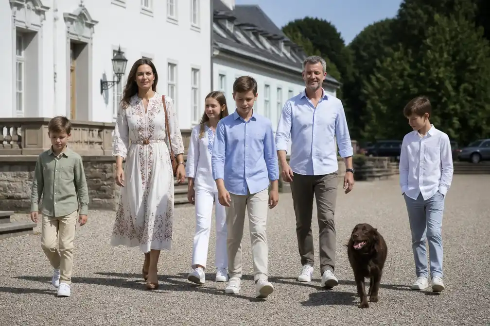 Deens koningspaar begint zomervakantie op Gråsten Slot