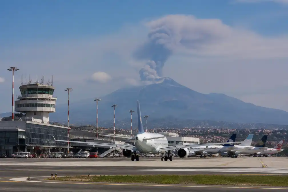 Vliegverkeer Catania hervat na uitbarsting Etna
