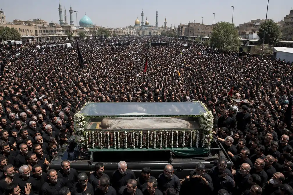 Begrafenis ayatollah Khamenei in vierde dag, lichaam aangekomen in Najaf