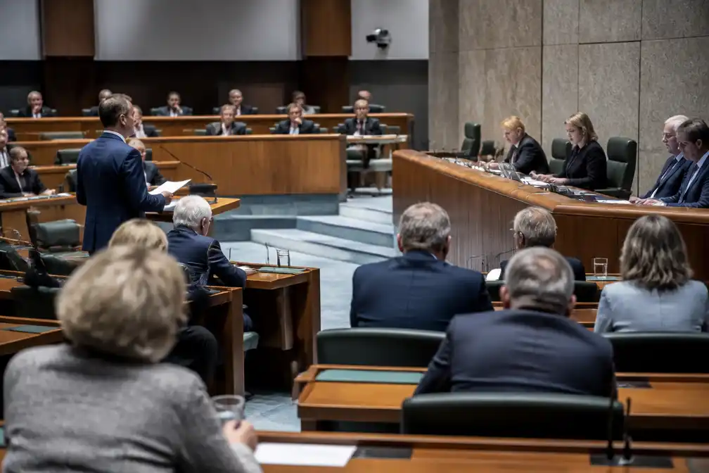 Eerste Kamer stemt in met flexwet; FNV waarschuwt voor ontwijking