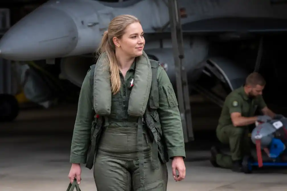 Prinses Amalia rondt opdracht bij Luchtmacht af en gaat naar Marine