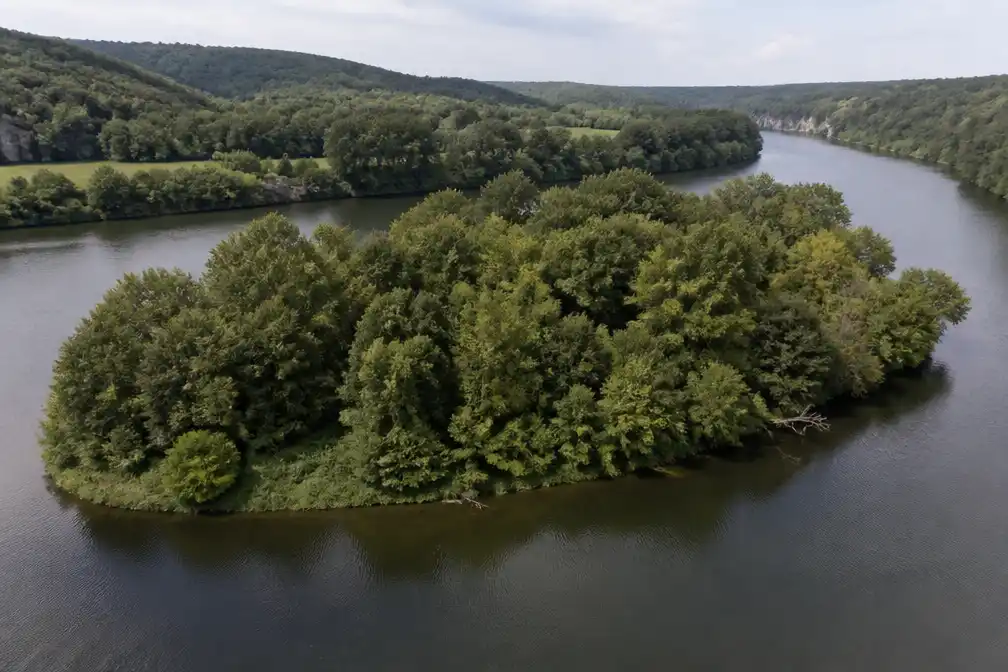 Privé-eiland in België te koop voor 95.000 euro, maar bouwen mag niet