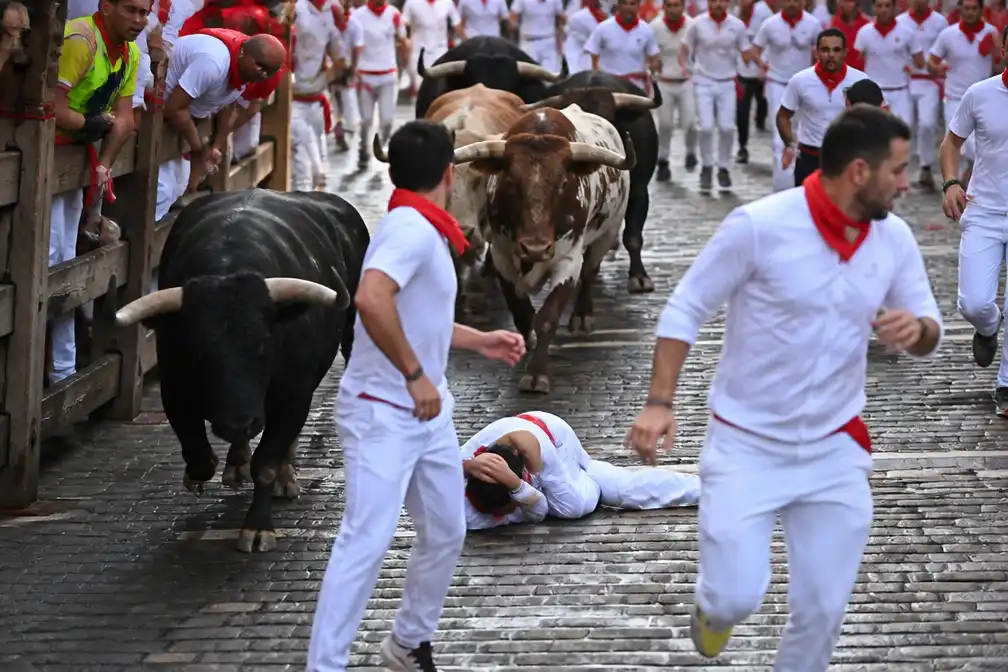Acht gewonden, een op de hoorn bij eerste twee dagen stierenrennen Pamplona