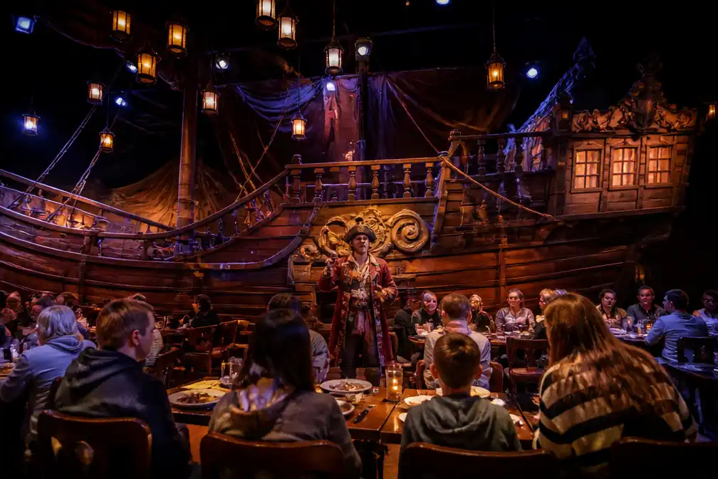 Plopsaland opent eerste belevingsrestaurant Piratengrill op 17 juli 2026