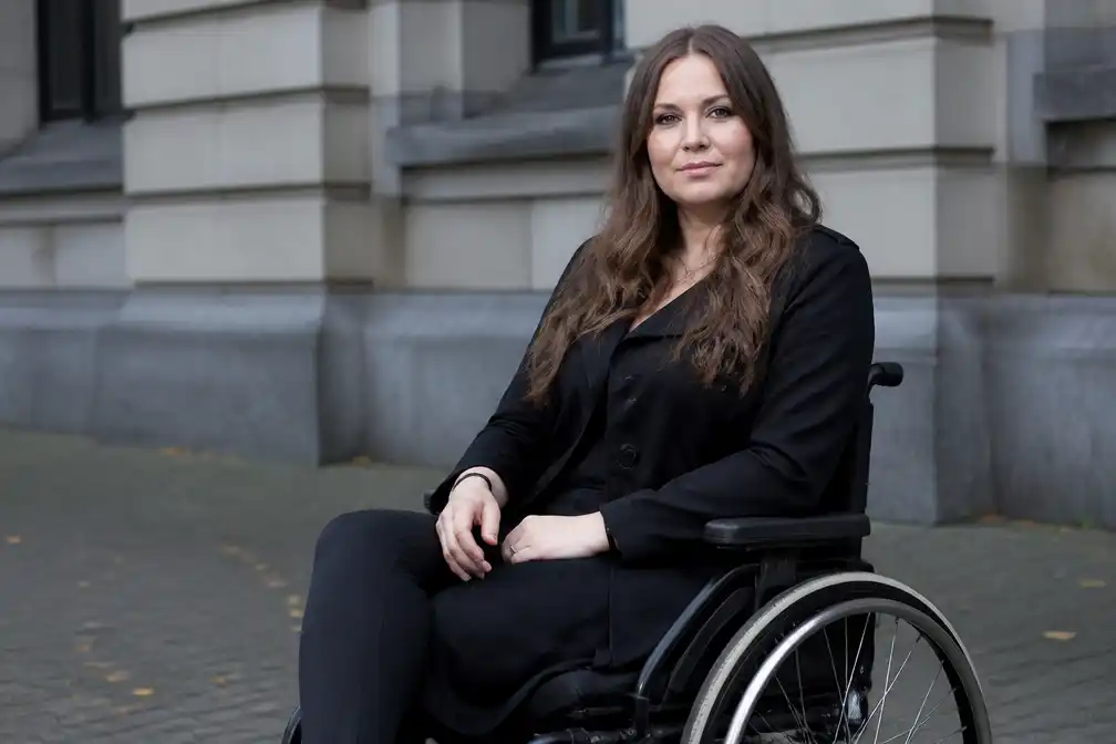 Irene Jansen, zus van Nightwish-zangeres Floor, heeft chronische ziekte en zit in rolstoel