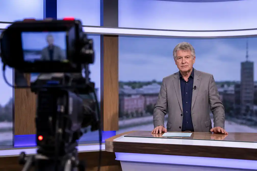 Regionale omroep RTV Oost test AI-kloon van presentator, leidt tot kritiek