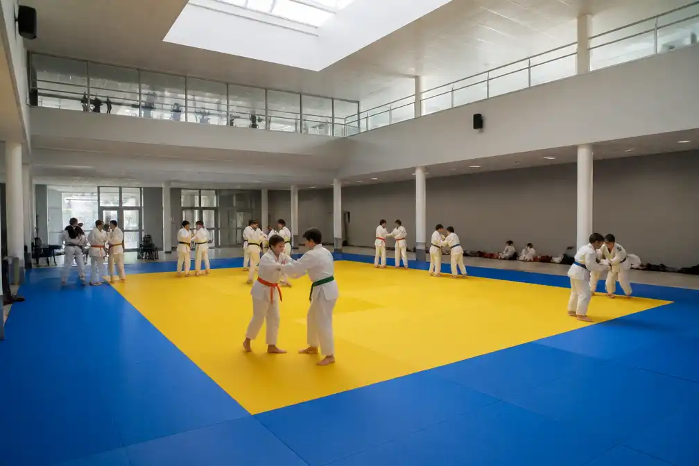 Beveren rondt eerste fase renovatie van oud zwembad tot sportcomplex af