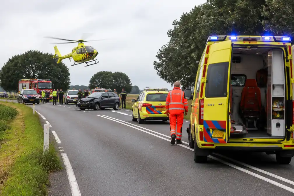 N35 bij Mariënheem dicht na ernstig ongeluk, één gewonde