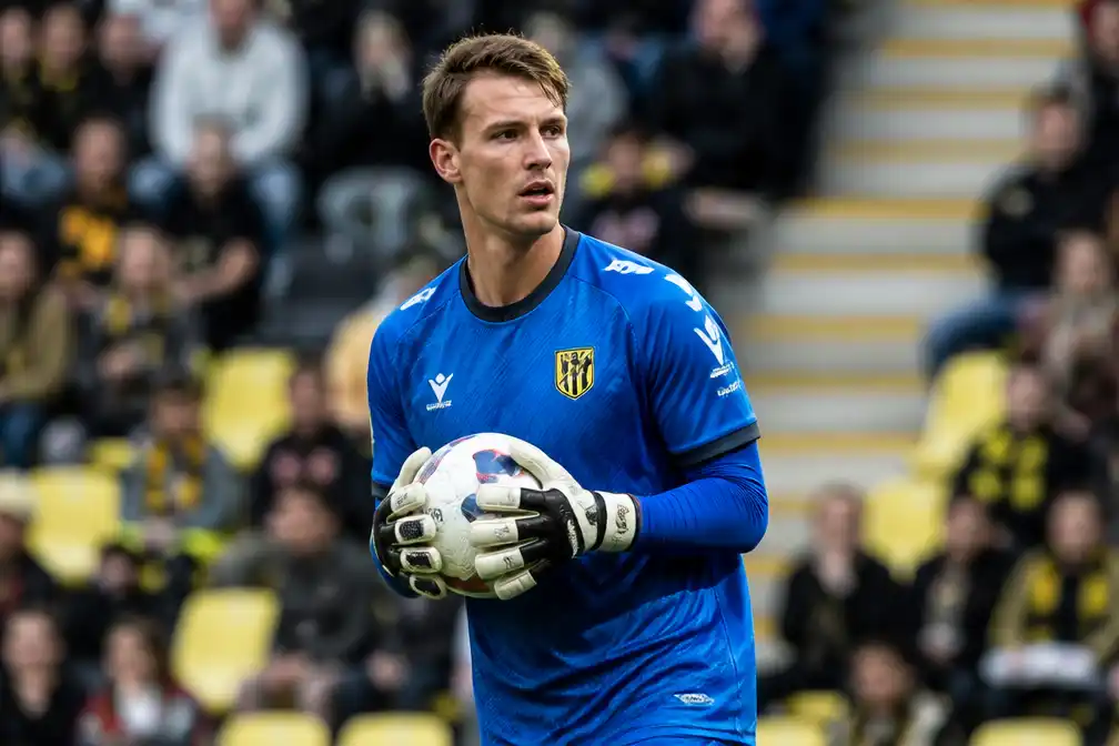 Doelman Youri Schoonderwaldt tekent definitief voor twee jaar bij VVV-Venlo