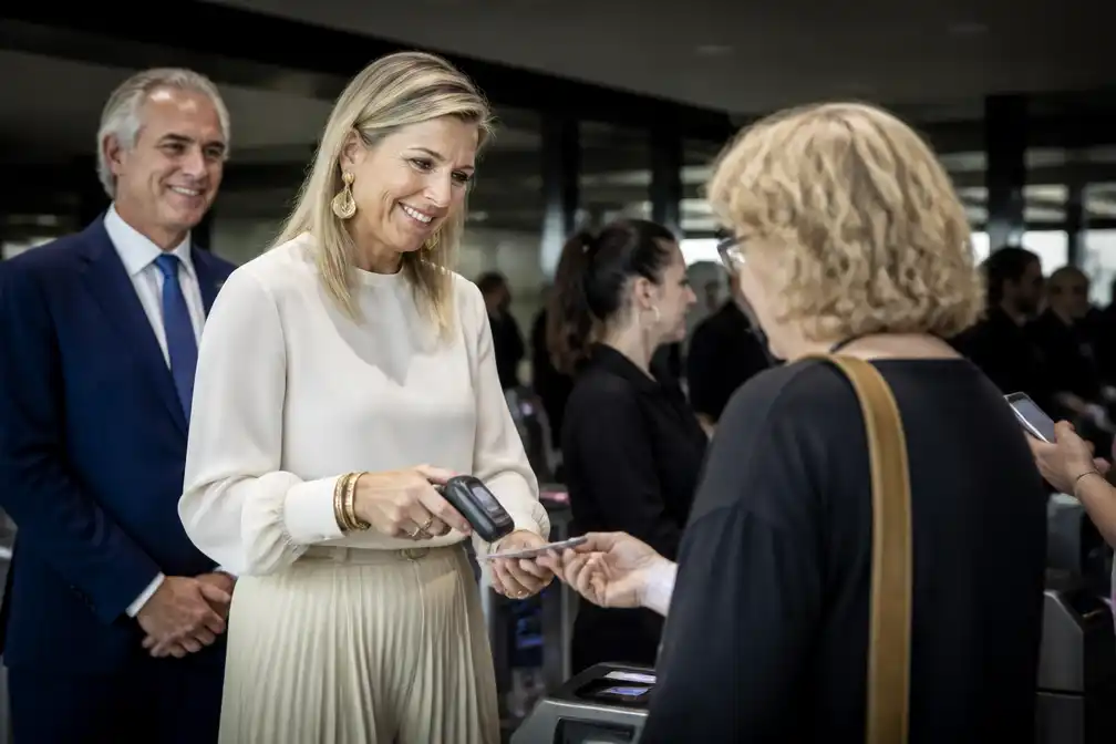 Koningin Máxima opent 50e North Sea Jazz Festival door tickets te scannen