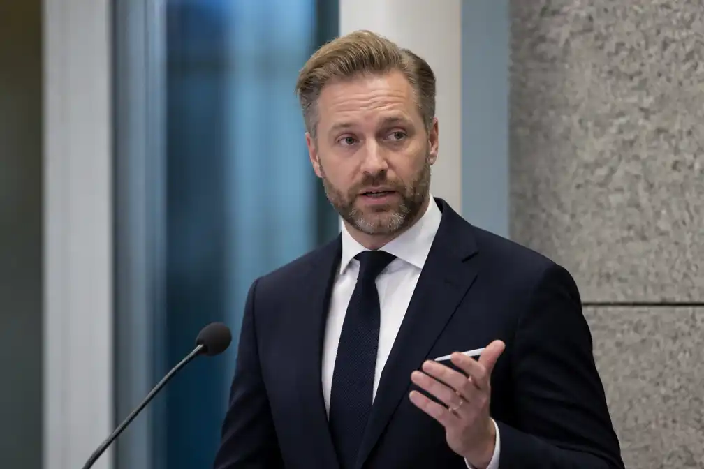 De Jonge: Waarschuwde inspectie herhaaldelijk over artsen met coronadesinformatie