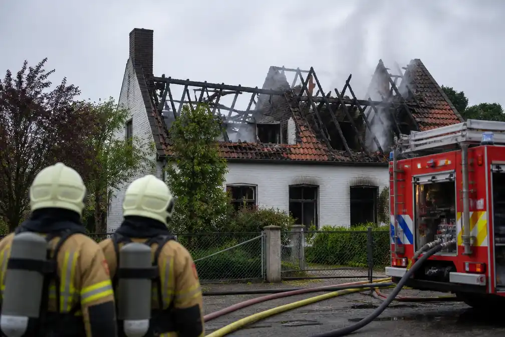 Brand verwoest woning van ereschepen Agnes Dierick in Waasmunster