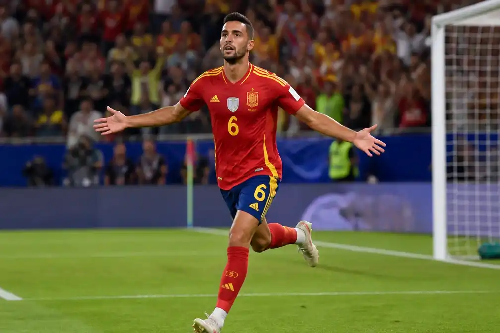 Mikel Merino valt in en beslist duel tegen België voor Spanje
